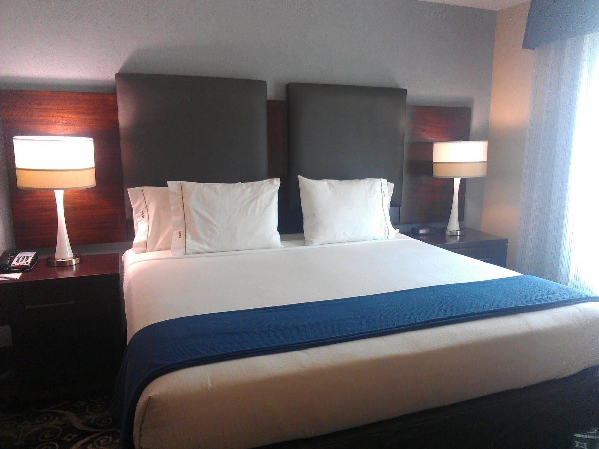 Holiday Inn Express Hotel & Suites North Kansas City By Ihg Extérieur photo