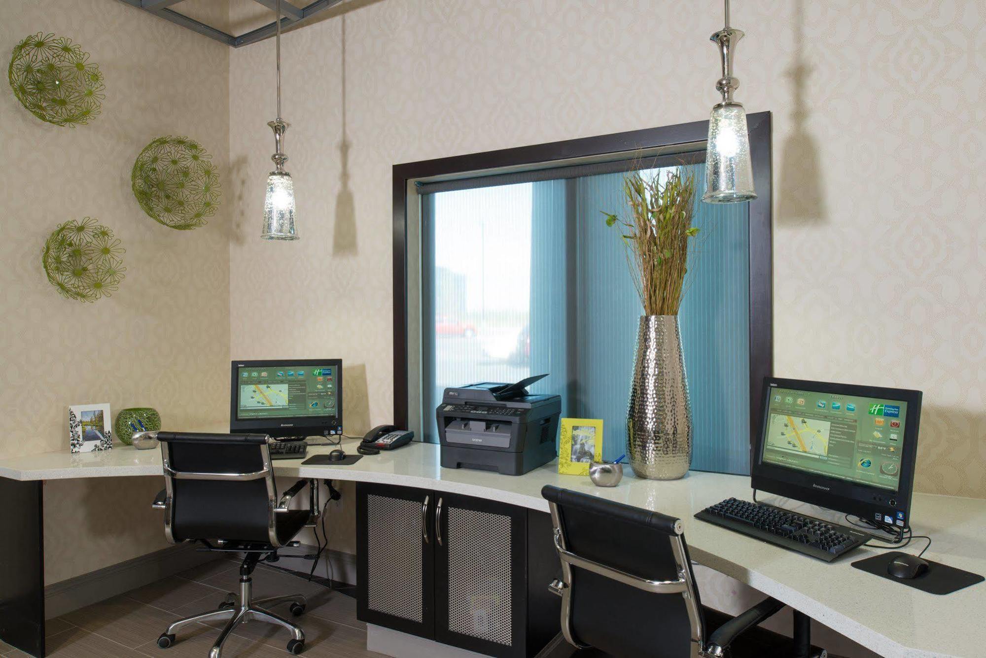 Holiday Inn Express Hotel & Suites North Kansas City By Ihg Extérieur photo