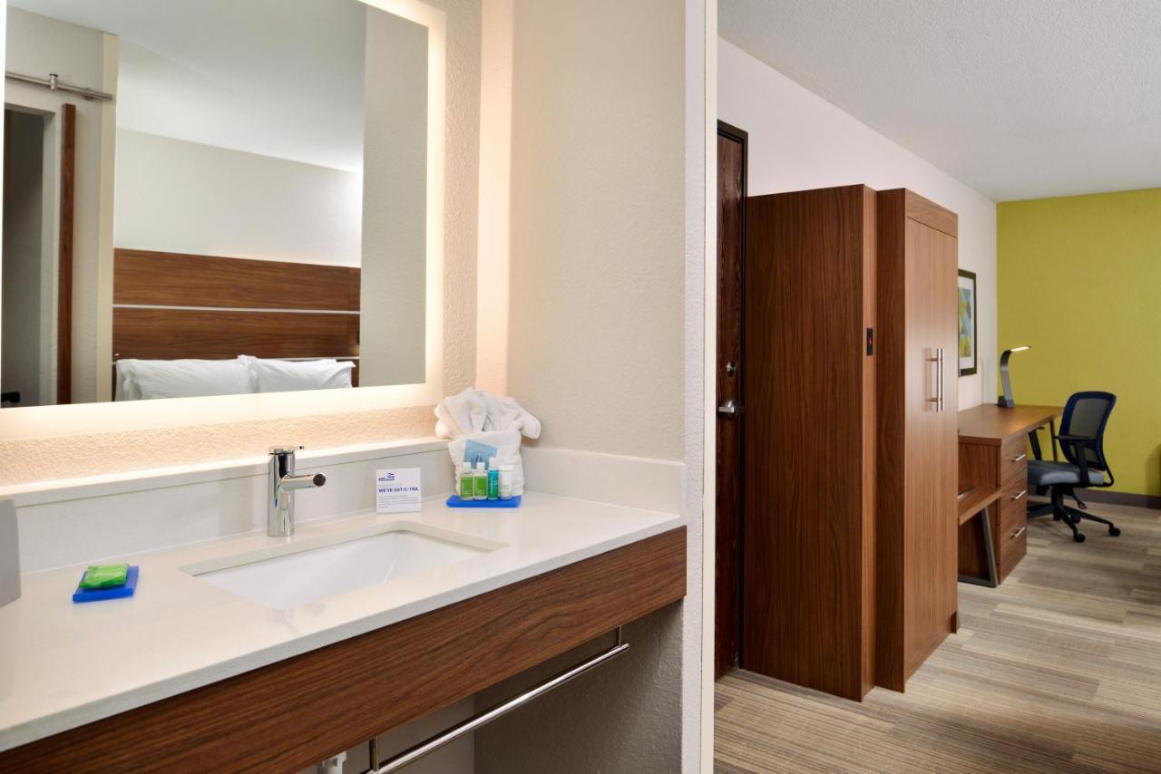 Holiday Inn Express Hotel & Suites North Kansas City By Ihg Extérieur photo